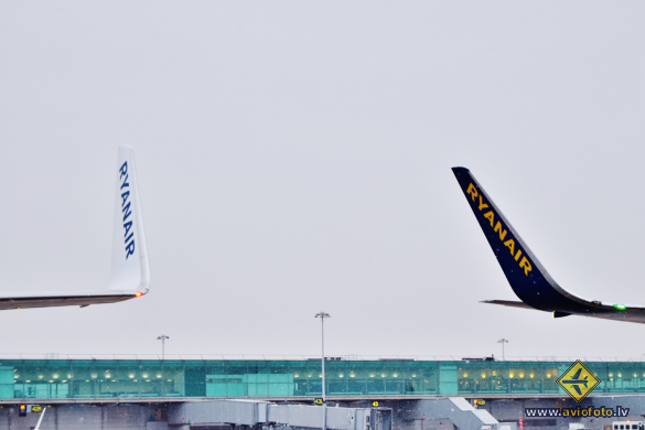 Boeing 737-8AS